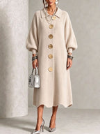LA ROBE — maille midi beige, face, volume oversize et ourlet festonné